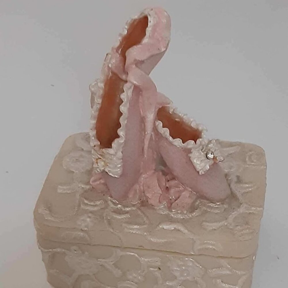 Shiah Yih Ballet Slipper Resin Keepsake Box
